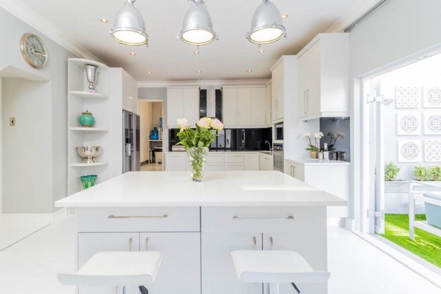3 Bedroom Property for Sale in Fresnaye Western Cape